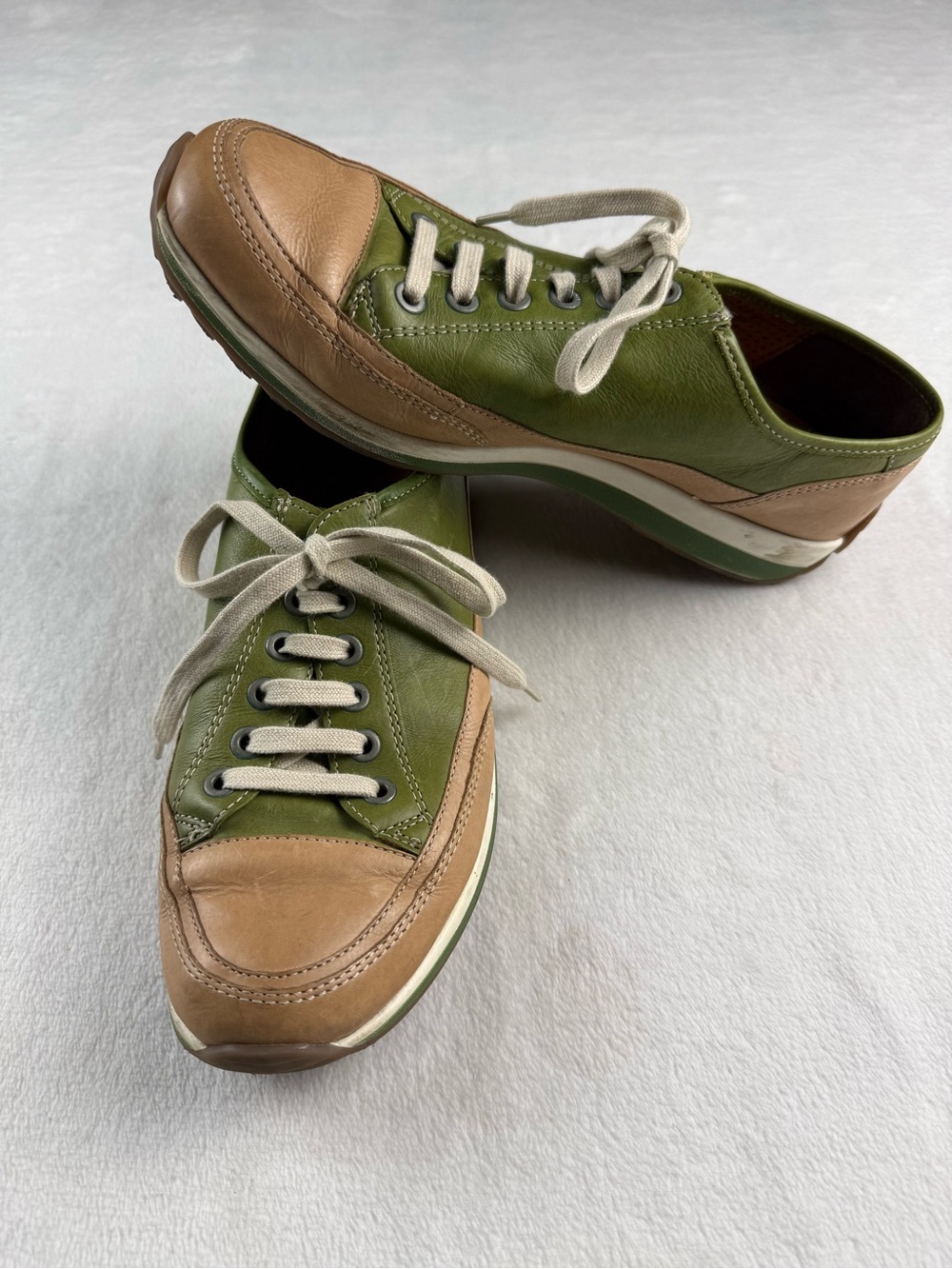 Ara Luftpolster Leather Casual Lace-Up Sneakers in Olive Green and Tan Women’s 9